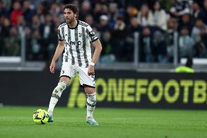 斯基拉：尤文接近和洛卡特利续约至2030年，球员年薪约400万欧元